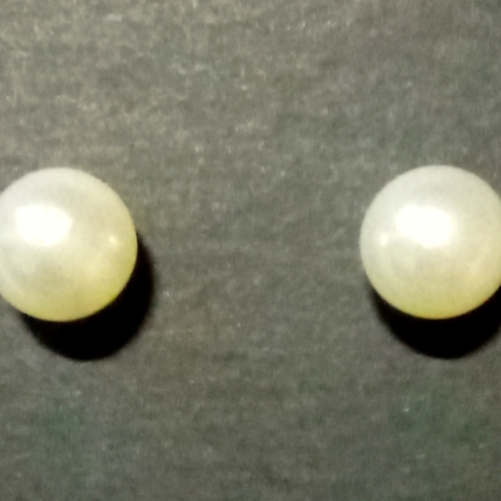 Pearl earrings